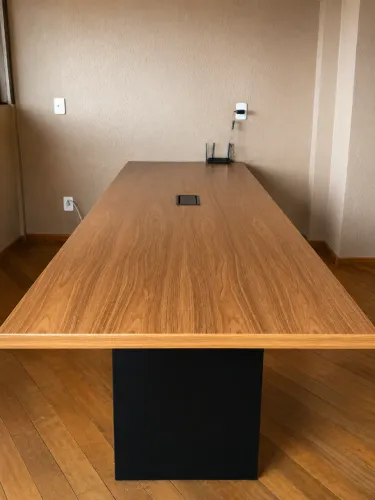 Mesa de Reunião / Escritório Executiva ? Cor caramelo madeira