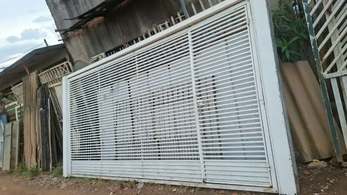 Portão de Metalon