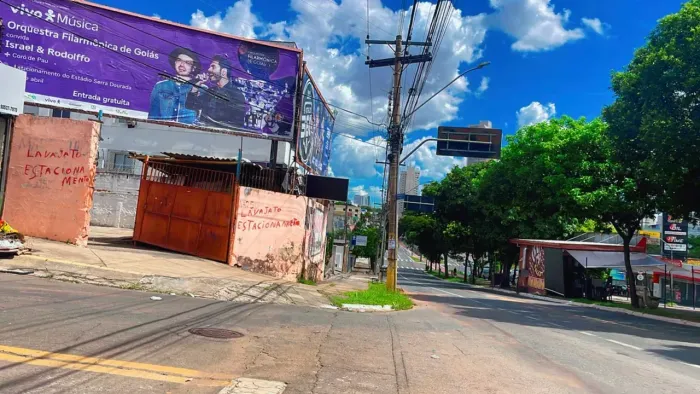 Leia a descrição: Esquina Comercial 607,62m² (Avenida Universitária) Setor Leste Universit