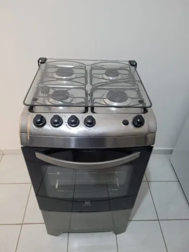 Fogão Electrolux 4 Bocas 52LXS Prata com Tampa de Vidro - Usado