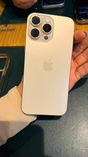 iPhone 16 pro max (semi novo)