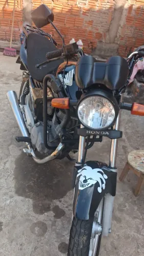 Cg 150 fan esi 2012 motor feito recentemente com peças todas originais gastei mais de 3000