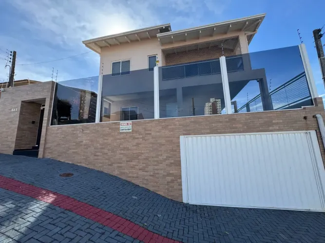 Casa para venda tem 400 metros quadrados com 3 quartos