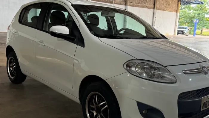 Fiat Palio Attractive 1.0 EVO Fire Flex 8V 5P 2013