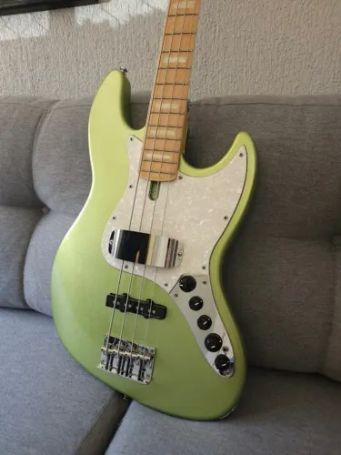 Baixo Sire Marcus Miller V7 2ND GEN Swamp Ash - Indonésia - Avalio trocas
