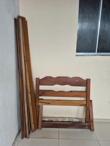 Cama de solteiro madeira original 