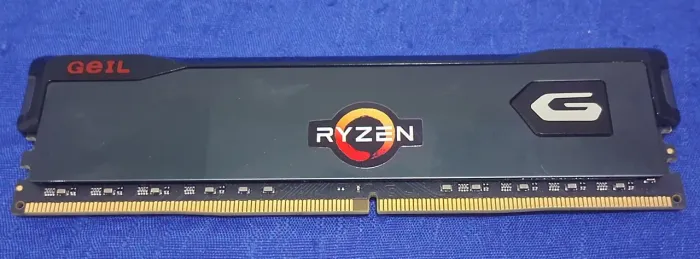 Memória DDR 4 16 GB - 2666Mhz Seminova