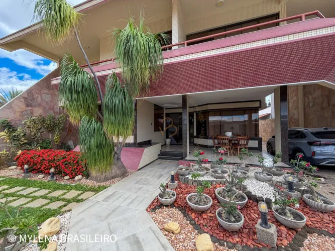 Casa à venda no condomínio Portal das Águas com 5 suítes 
