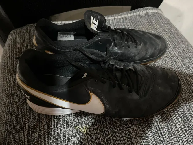 Chuteira Nike Tiempo Futsal TM 42/43