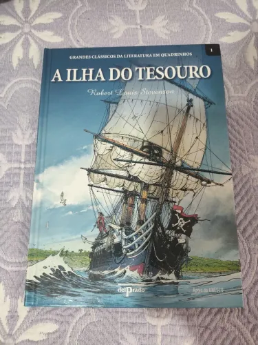 Livro de aventura A ilha do tesouro de Robert Louis Stevenson capa dura