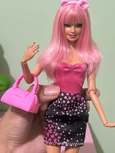 Boneca Barbie fashionista Cutie Swappin Styles 