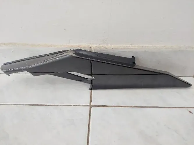 Carenagem (traseira DIREITA) Twister 300f 2024 em diante