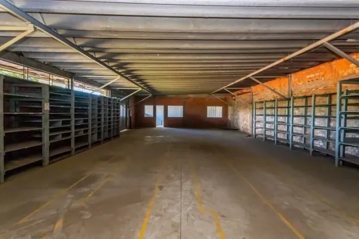 Galpão/Depósito/Armazém para Alugar no Bairro Farrapos com 600 m² de Área útil