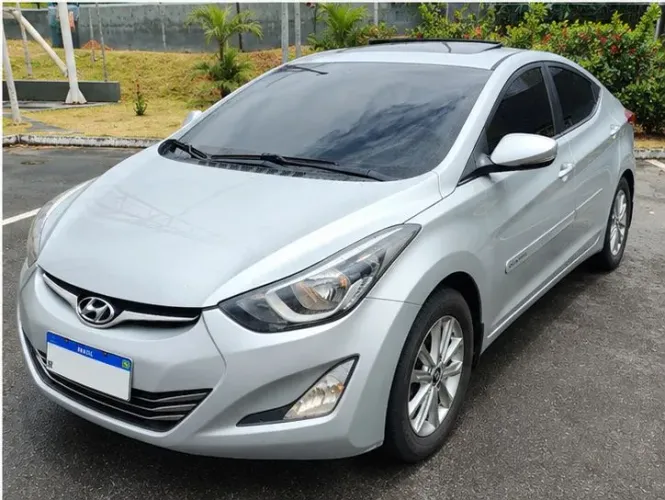 Hyundai Elantra GLS 2.0 16V Flex Aut. 2015