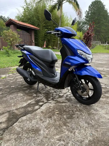 Yamaha Fluo muito Nova!!!