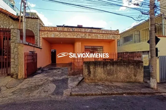 Residencial Casa no Carlos Prates com 420,00 (M²), 4 quartos e 2 vagas para Venda