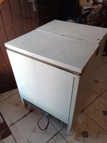 Freezer, pouco tempo de uso, tudo funcionando