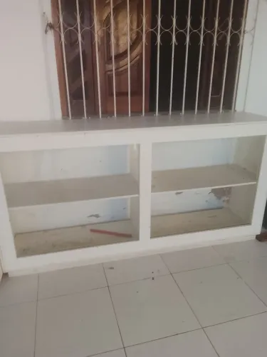 02 balcão com. Vitrine. Exlente estado. Com. Portas. E gavetas