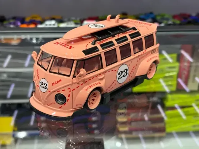 Miniatura Kombi 1:24 som e luz - Nova