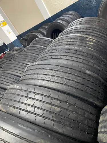 PNEUS CARRETA 295/80 R22,5 RECAPADOS A FRIO 85/90% 