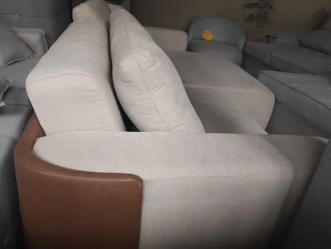 Sofá cama luxo,de 10,399 por apenas 2,999