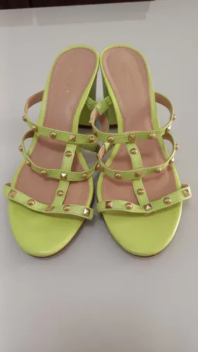 Sandália Arezzo verde N° 36