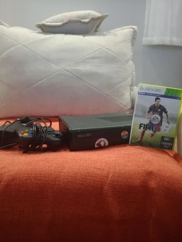 Xbox 360 slim com FIFA 15 mídia física