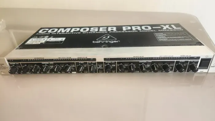 Compressor Behringer MDX 2600