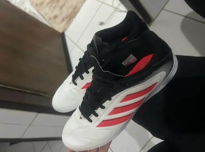 VENDO CHUTEIRA DE FUTSAL ORIGINAL ADIDAS