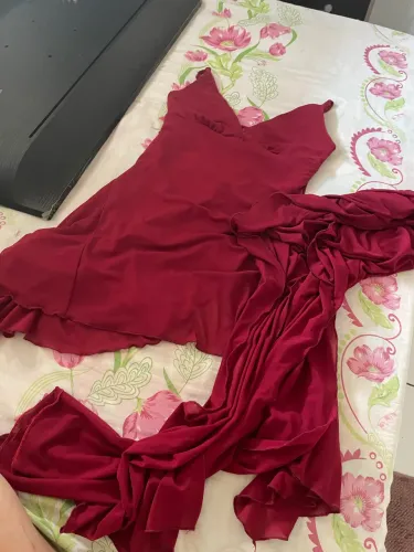 vestido vinho com tule