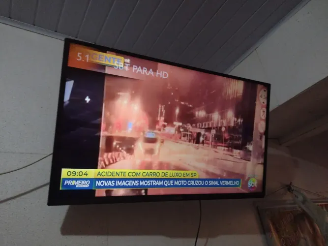 Vendo tv Philips 42 polegadas não é smartv 