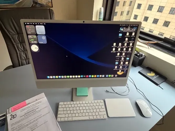 iMac 24", Tela Retina 4.5K Apple, Processador M4, (16GB RAM, SSD de 512GB)