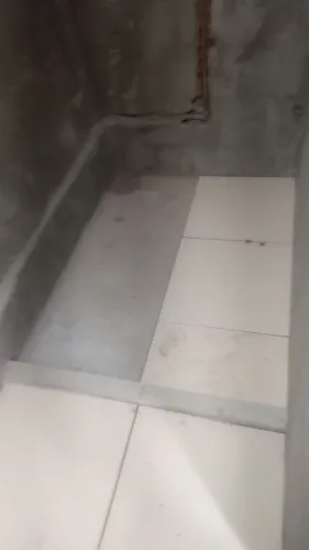 Trabalho com reforma, pintura construção