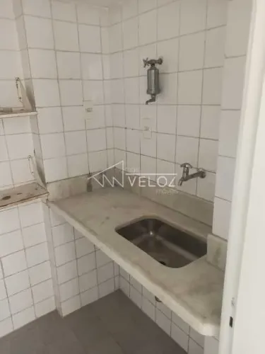 Kitnet/Conjugado - / Residencial / Centro
