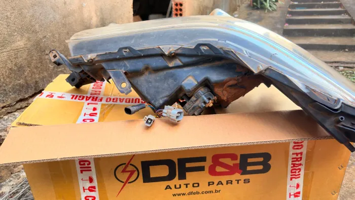 FAROL DIANTEIRO PARALELO HILUX SRX 2021 - 2026