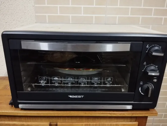 Vendo forno elétrico, colchão casal, purificador de água, puffs e armário 3 portas