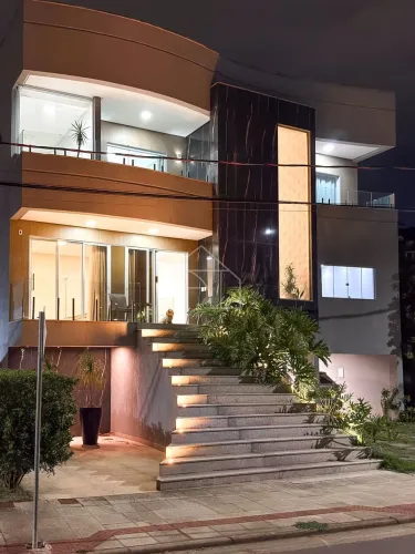Casa Triplex de Alto Padrão no Boulevard Lagoa