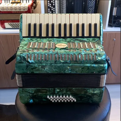 Villaggi 32 Baixos Segunda de voz - Acordeon Gaita Sanfona