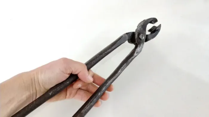 Antiga Ferramenta de Ferreiro Tenaz 49cm