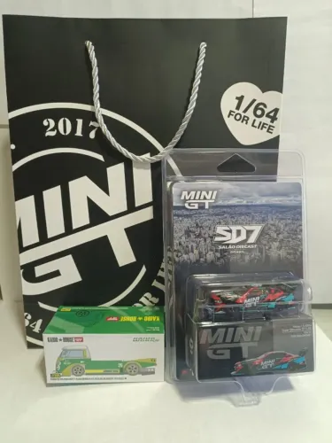 Kit Salão DieCast 7 contendo Mini GT + Kaido + Camiseta G e Sacola