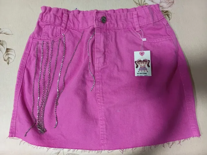 Saia Jeans Rosa com detalhes brilhantes