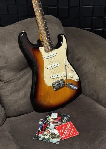 Guitarra Strato Fender Standard México 2014 com Trastes Inox