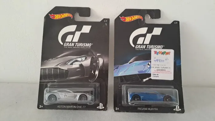 * MT 2 Gran Turismo Hot Wheels Aston Martin One-77 + Pagani Huayra NOVOS E LACRADOS