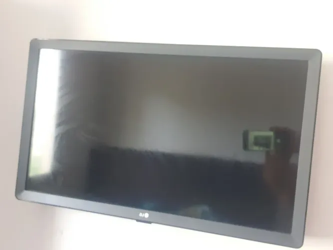 24POL/SMART TV LG