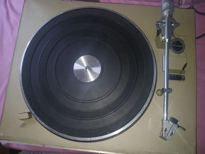 Vendo toca-discos Philips.