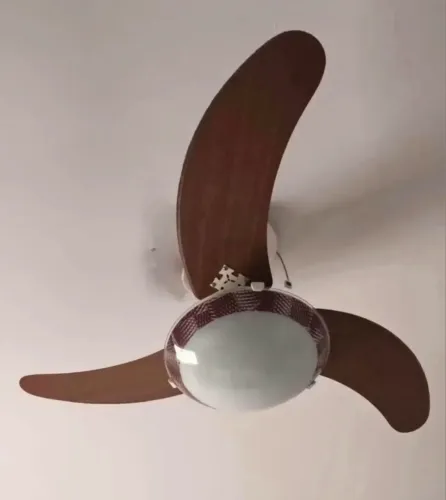 3 Ventiladores de teto com controle