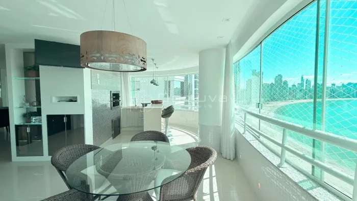 APARTAMENTO DE ALTO PADRÃO FRENTE MAR 3 SUÍTES MOBILIADO BALNEÁRIO CAMBORIÚ