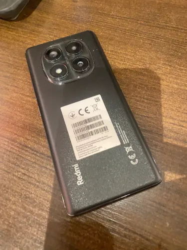 Vendo Celulares - Samsung S20FE e Redmi 14 - OBS: Os dois por 1.500