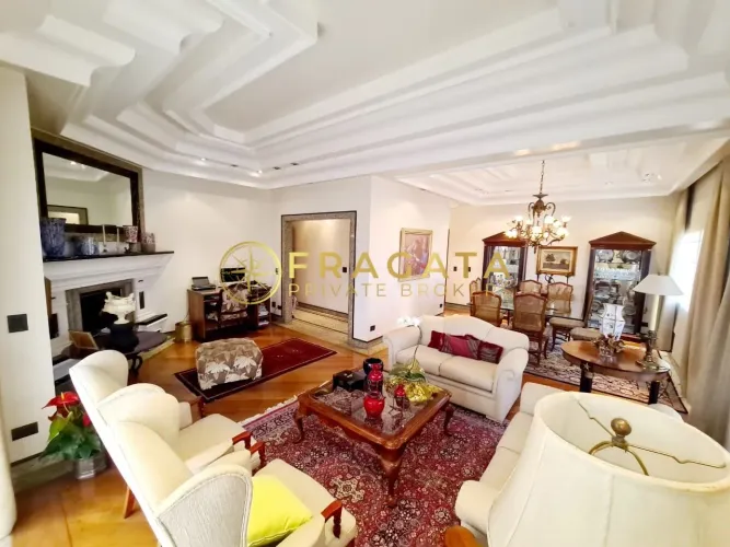 Cobertura Duplex à Venda em Moema com 472m², Vista Privilegiada e Lazer Completo
