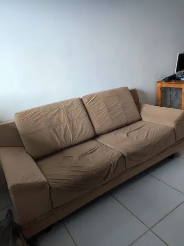 Sofá três lugares